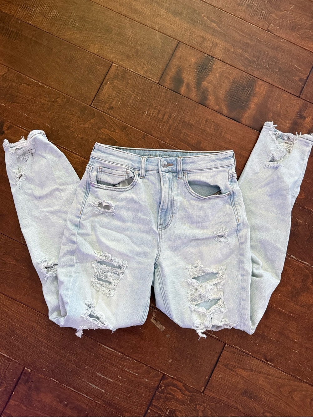 American Eagle Outfitters Light Blue Distressed Skinny Jeans